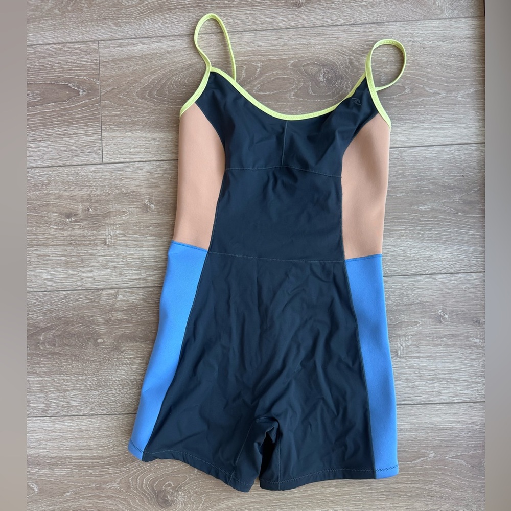 Rip curl swim. Thick layer for surf.